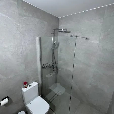 דירה Amazing 2 Bedroom 2 Bathroom פאפוס