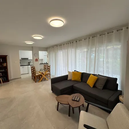 Amazing 2 Bedroom 2 Bathroom * פאפוס