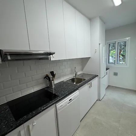 דירה Amazing 2 Bedroom 2 Bathroom *