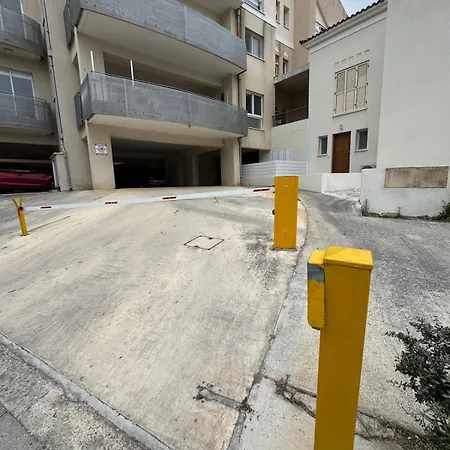 Amazing 2 Bedroom 2 Bathroom דירה פאפוס