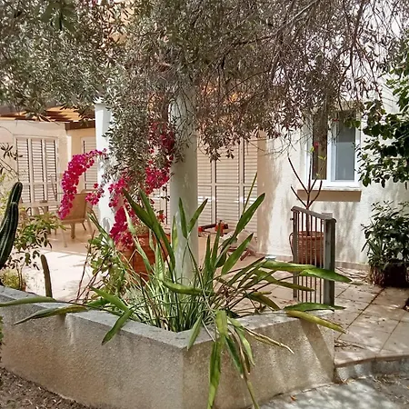 Amazing 2 Bedroom 2 Bathroom Apartman