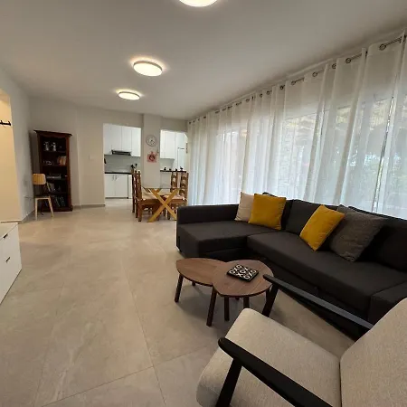 Amazing 2 Bedroom 2 Bathroom Paphos