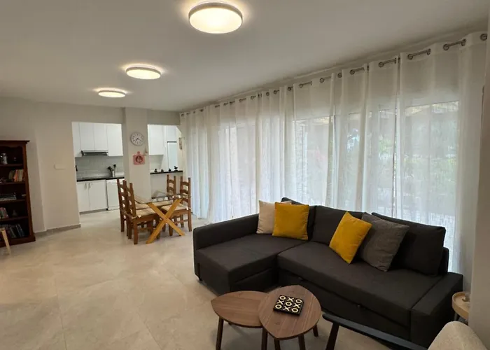 Amazing 2 Bedroom 2 Bathroom * Paphos