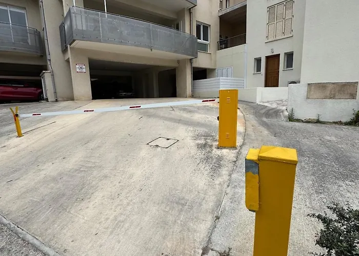 Amazing 2 Bedroom 2 Bathroom Apartmán Paphos