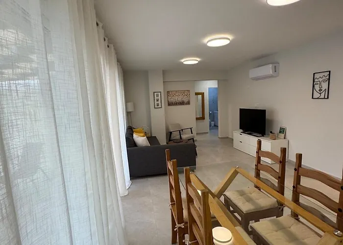 Amazing 2 Bedroom 2 Bathroom * Paphos