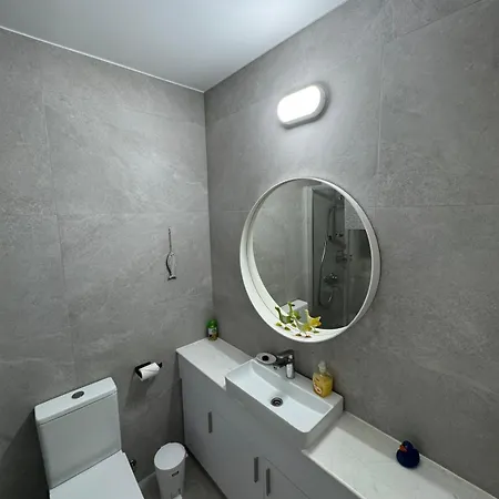 Amazing 2 Bedroom 2 Bathroom *